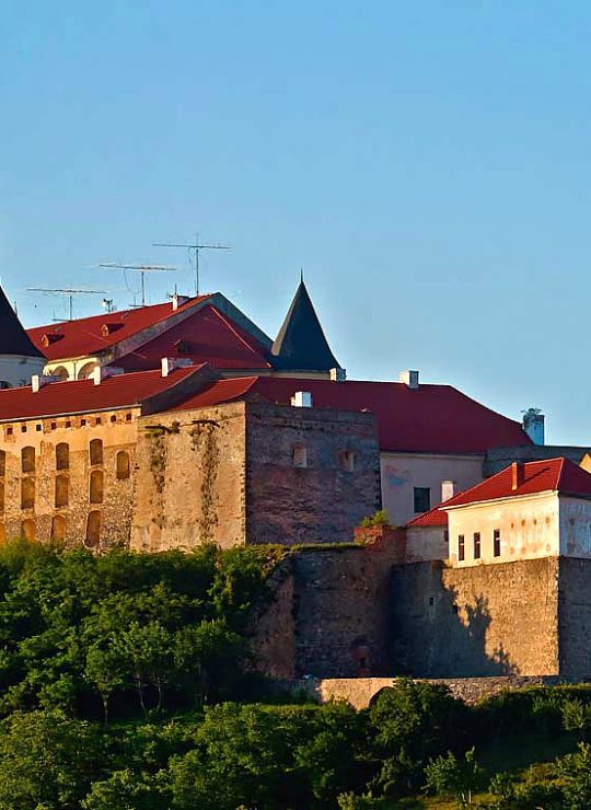Екскурсії по Закарпаттю та Європі